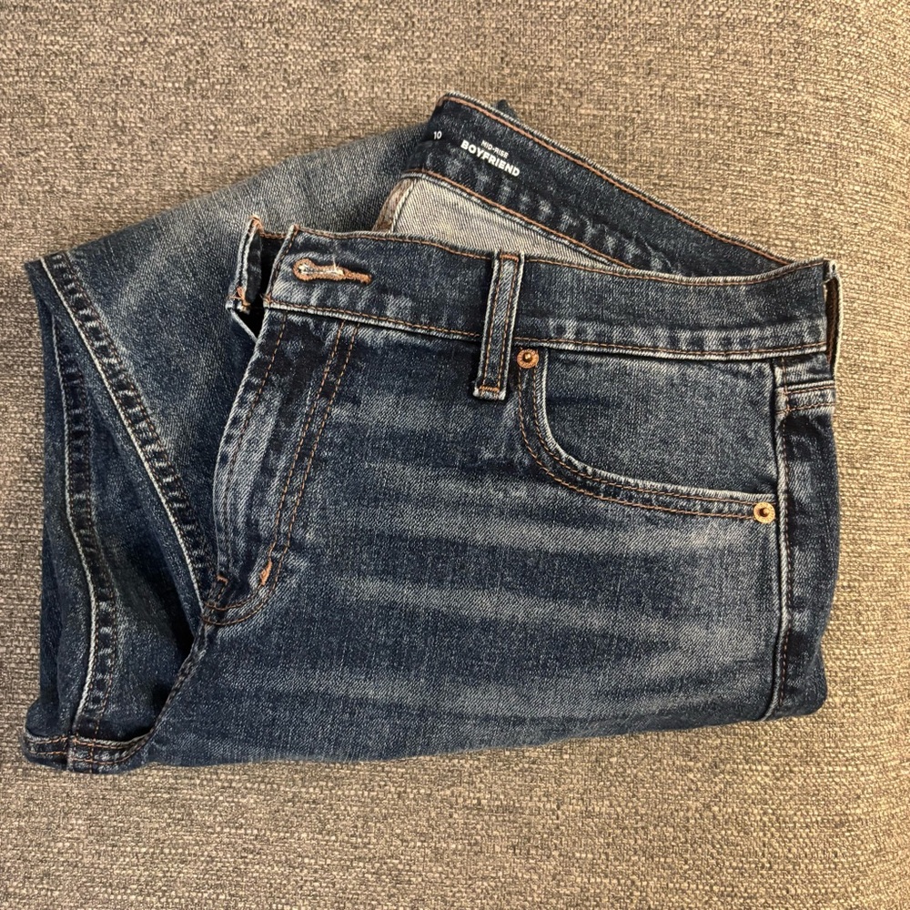 Old Navy Frayed Hem boyfriend style Blue Jeans